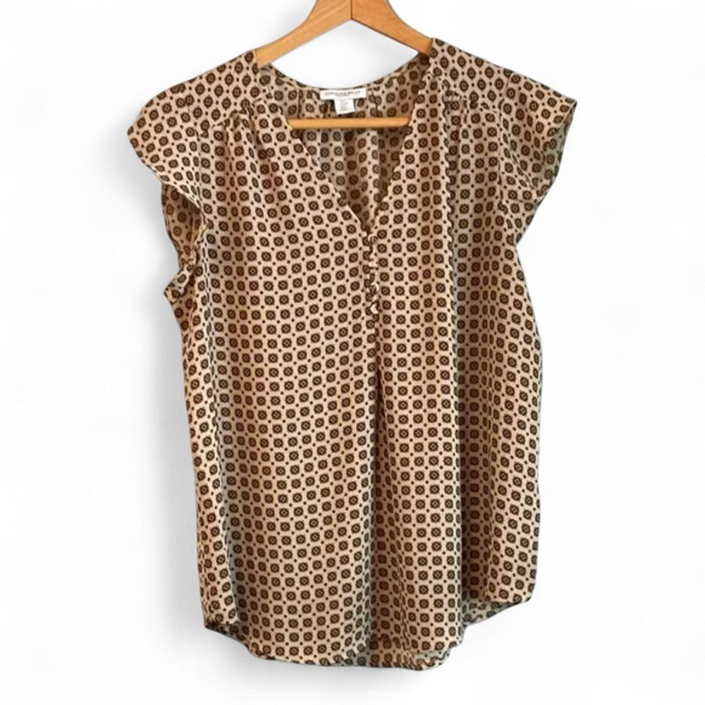 Carolina Belle Women's S Tan Geometric Cap Sleeve V-Neck Half Button Blouse